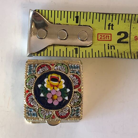 Small VTG Italian Gold Tone Floral Micro Mosaic Pill / Trinket Box Italy Antique - Picture 9 of 11